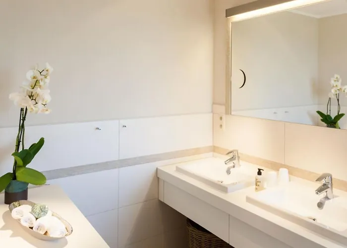 Reethuus Nord Modern Retreat ユイスト